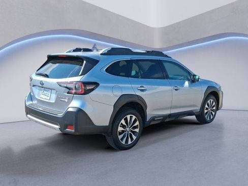 Used 2025 Subaru Outback Touring AWD/4WD image 5