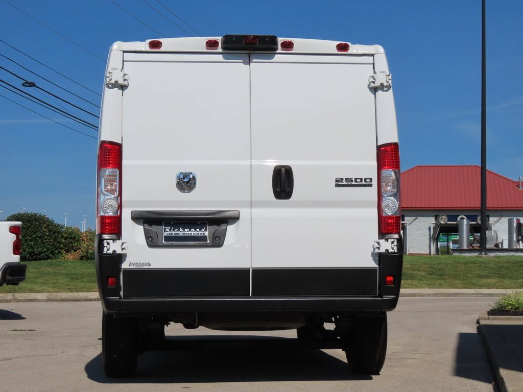 Used 2025 RAM ProMaster 2500 w/ Convenience Group FWD image 12