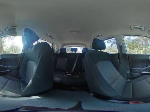 Used 2025 Kia Soul LX w/ LX Technology Package FWD image 40