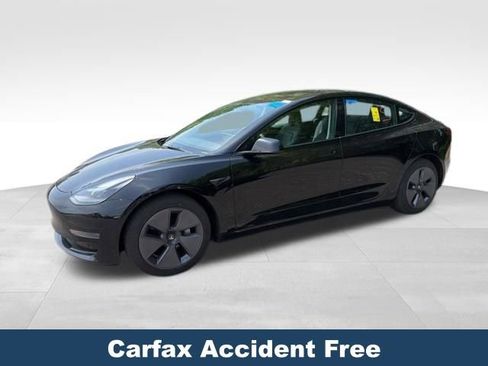 Used 2023 Tesla Model 3 Standard Range RWD image 2