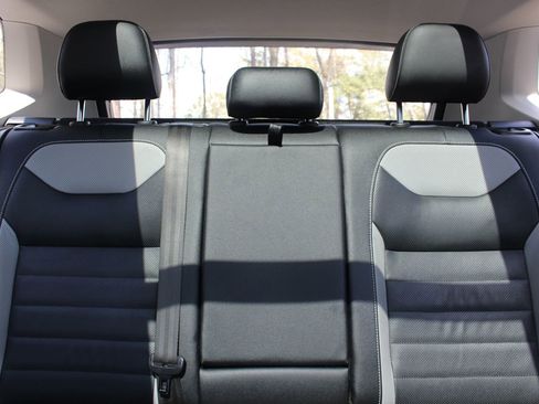 Used 2022 Volkswagen Taos SEL image 41