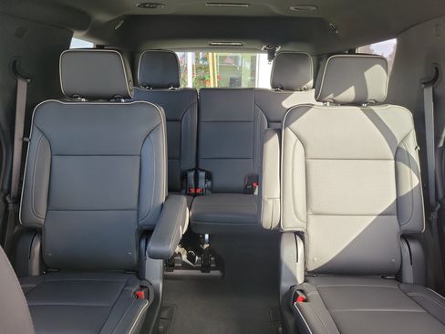 Used 2025 Chevrolet Tahoe Premier image 16