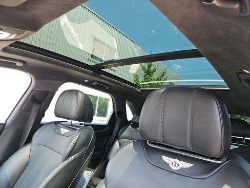 Used 2019 Bentley Bentayga AWD/4WD image 3