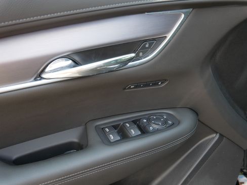 Used 2025 Cadillac XT6 Luxury FWD image 20