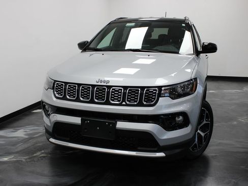 Used 2025 Jeep Compass Limited AWD/4WD image 4