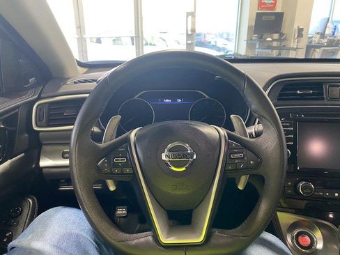 Used 2017 Nissan Maxima SR w/ Midnight Edition image 21