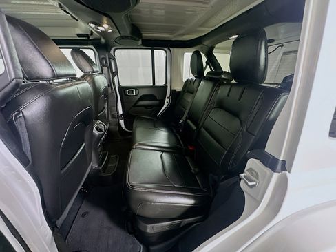 Used 2022 Jeep Wrangler Sahara w/ Cold Weather Group image 27