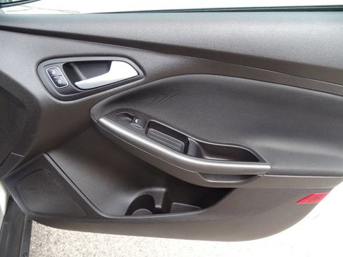Used 2016 Ford Focus SE w/ Appearance Package w/ Equipment Group 201A FWD image 36