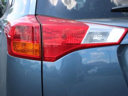 Used 2014 Toyota RAV4 XLE FWD image 11