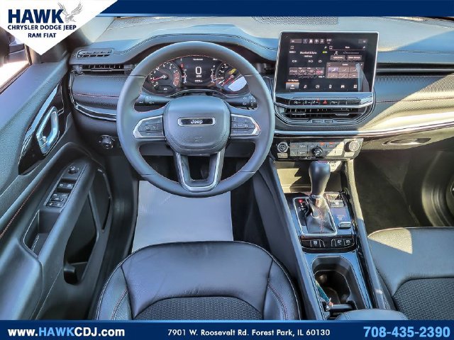 Used 2025 Jeep Compass Trailhawk AWD/4WD image 12