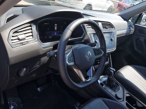 Used 2023 Volkswagen Tiguan SE w/ Panoramic Sunroof Package AWD/4WD image 21