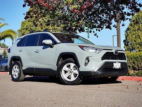 Used 2021 Toyota RAV4 XLE image 2