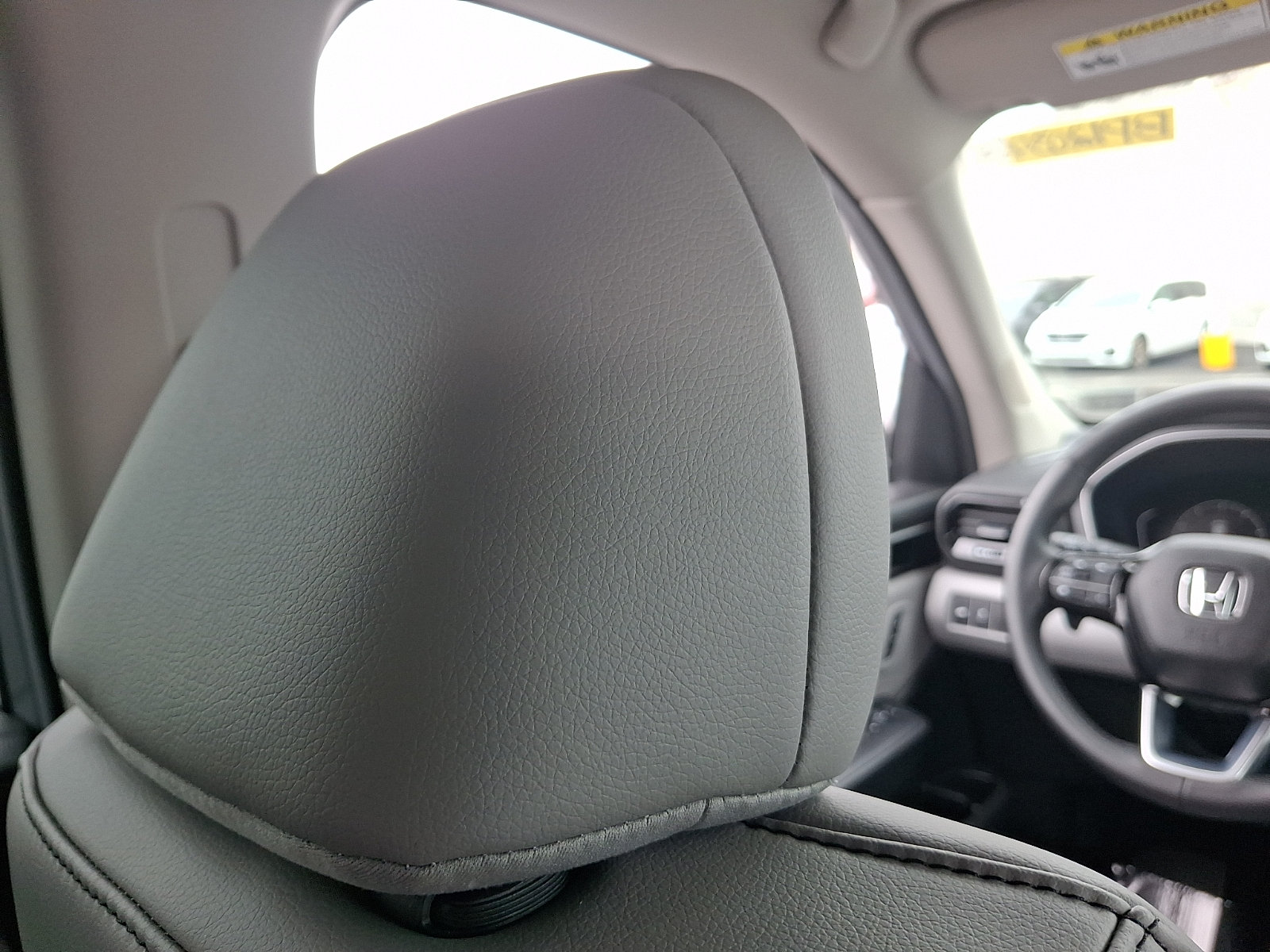 Used 2025 Honda Pilot EX-L image 9