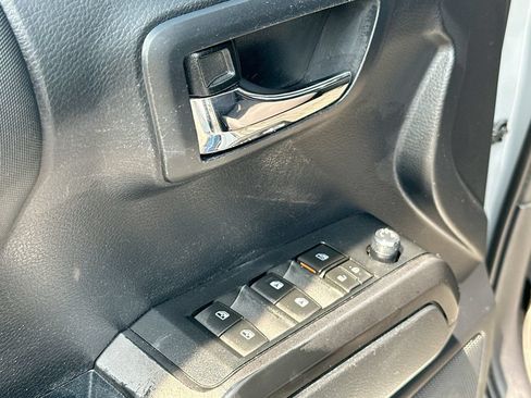 Used 2018 Toyota Tacoma TRD Sport RWD image 21
