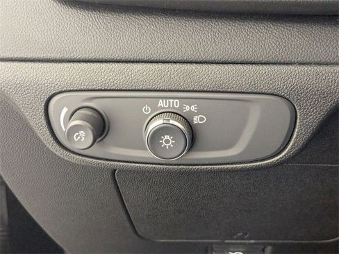 Certified 2023 Chevrolet Bolt EUV LT w/ Convenience Package image 15