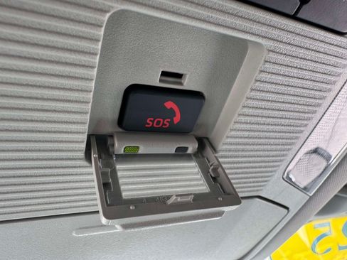 Used 2025 Toyota RAV4 XLE FWD image 36