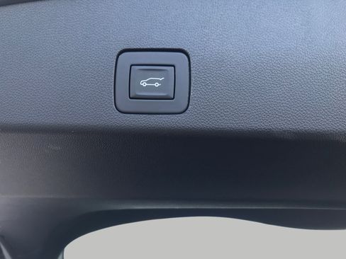 Used 2023 Buick Encore GX Select w/ Sport Touring Package FWD image 14