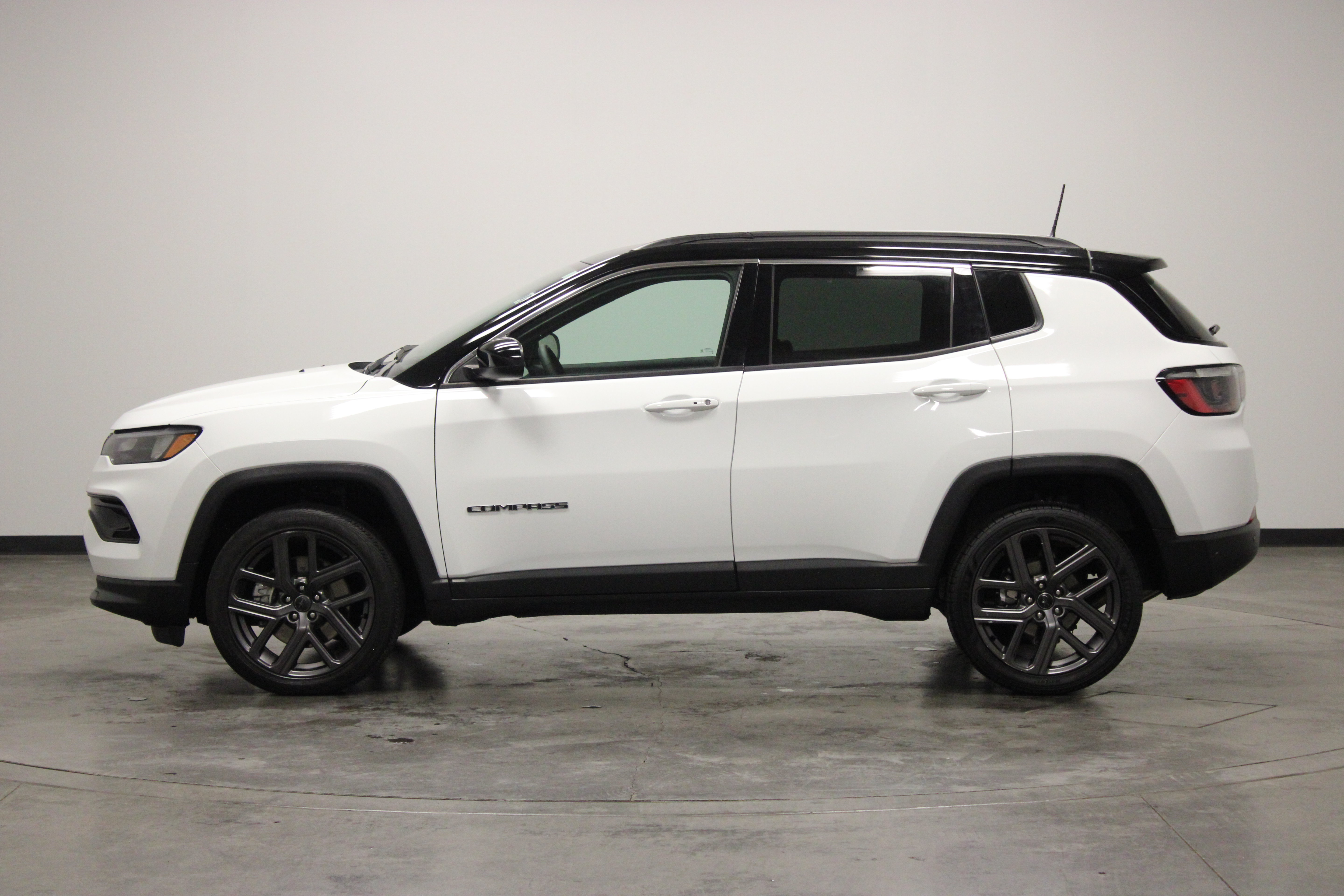 Used 2026 Jeep Compass Limited AWD/4WD image 5