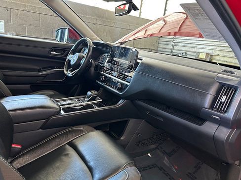 Used 2023 Nissan Pathfinder SL w/ SL Premium Package image 28