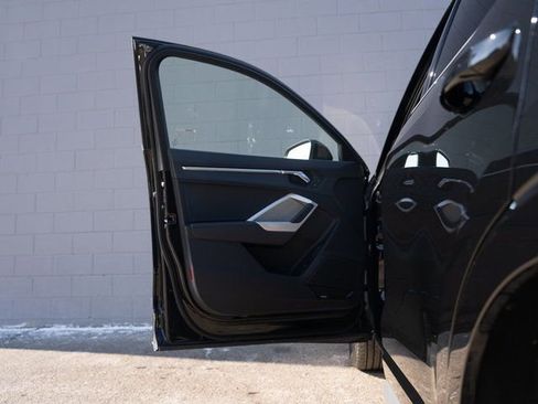 Certified 2025 Audi Q3 2.0T Premium Plus w/ Premium Plus Package image 15