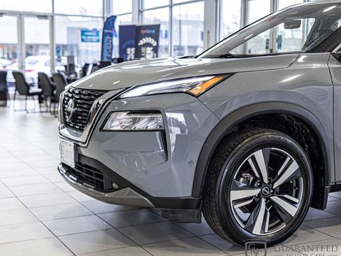 Used 2022 Nissan Rogue SL w/ SL Premium Package image 5