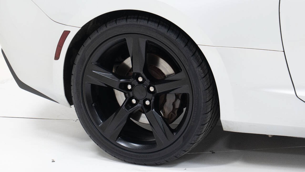 Used 2017 Chevrolet Camaro SS RWD image 68