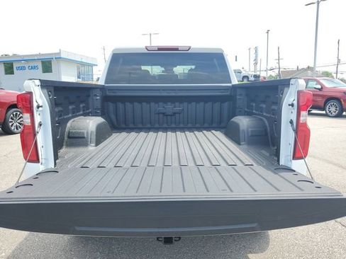 New 2026 Chevrolet Silverado 1500 LT Trail Boss w/ Dark Appearance Package AWD/4WD image 9