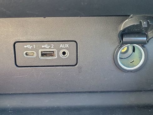 Used 2025 Nissan Altima 2.5 SV FWD image 31