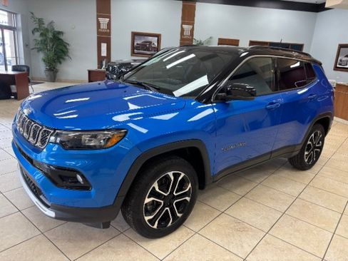 Used 2023 Jeep Compass Limited w/ Sun and Sound Group AWD/4WD image 10