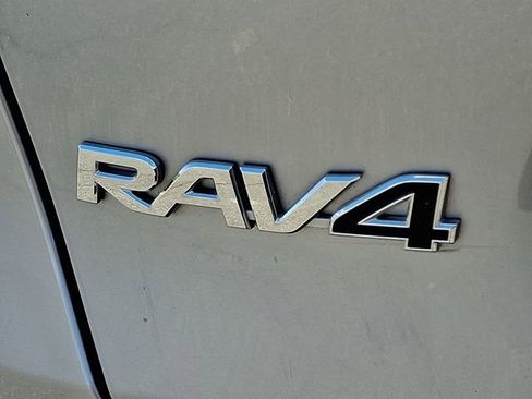 Used 2024 Toyota RAV4 XLE AWD/4WD image 29