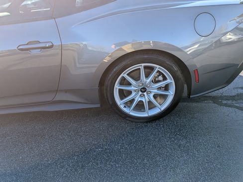 Used 2024 Ford Mustang GT Premium image 7