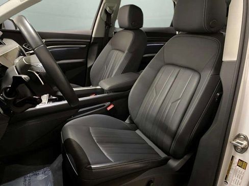 Used 2024 Audi Q8 e-tron Premium Plus w/ Premium Plus Package image 69