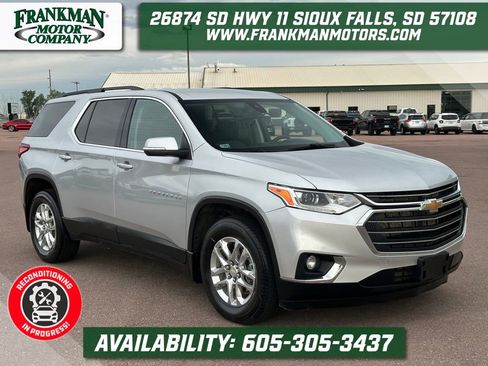 Used 2021 Chevrolet Traverse LT AWD/4WD image 1