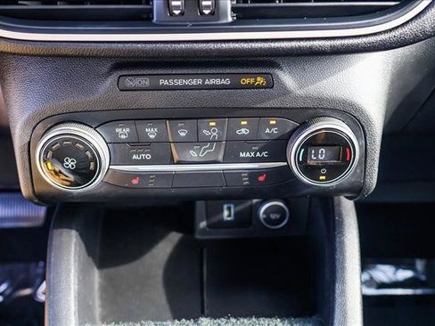 Used 2020 Ford Escape SE FWD image 18