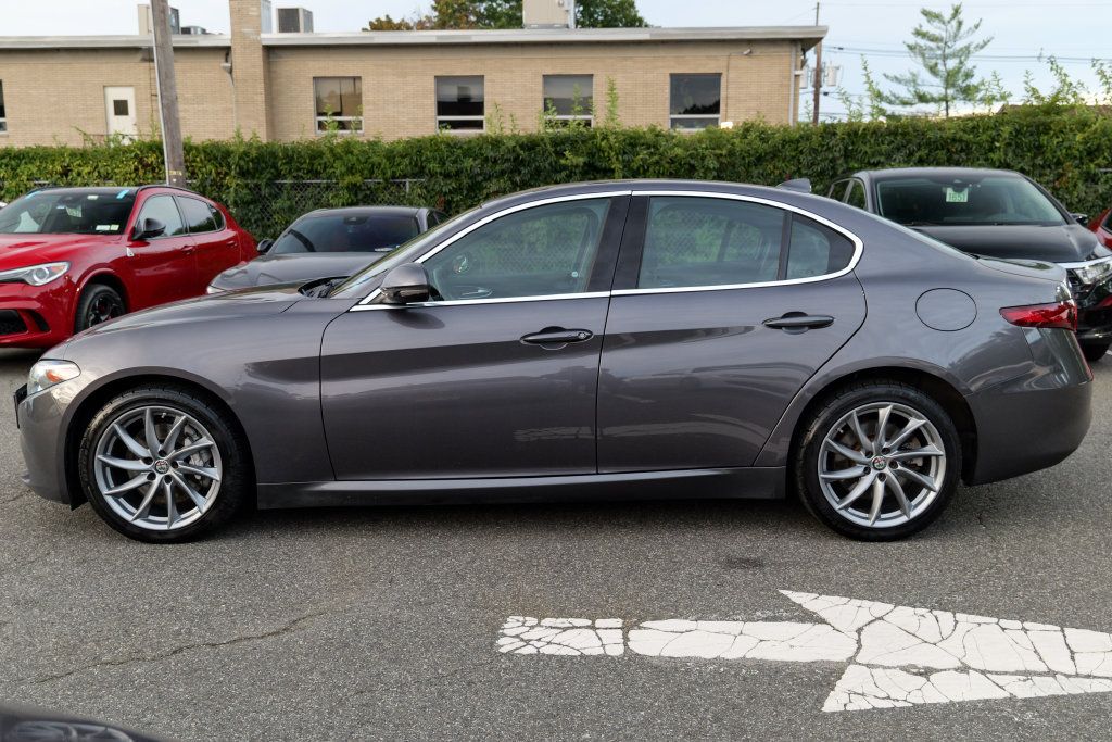 Used 2017 Alfa Romeo Giulia AWD w/ Cold Weather Package image 4