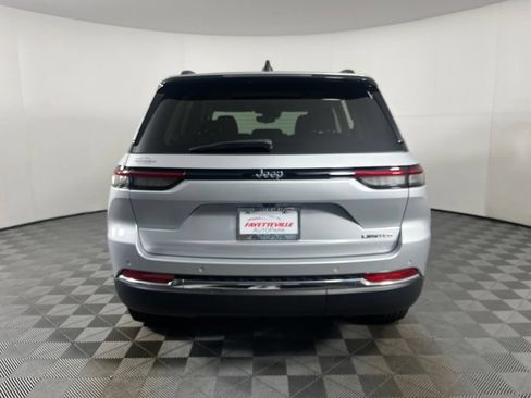 Used 2023 Jeep Grand Cherokee Limited RWD image 11