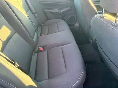 Used 2025 Nissan Altima 2.5 SV FWD image 13