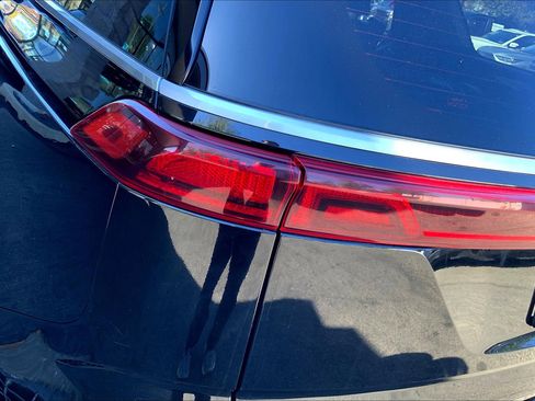 Used 2024 Kia Carnival LX image 31