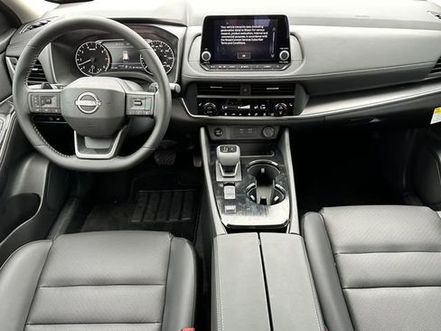 Used 2026 Nissan Rogue SV w/ SV Premium Package image 21