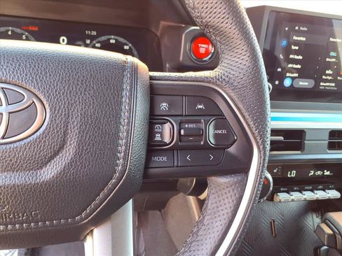 Certified 2025 Toyota Tacoma TRD Off-Road image 11