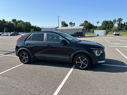 Certified 2024 Kia Niro LX FWD image 3