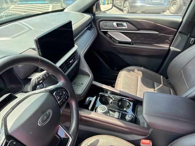 Certified 2025 Ford Explorer Platinum w/ LUX Leather Package AWD/4WD image 73