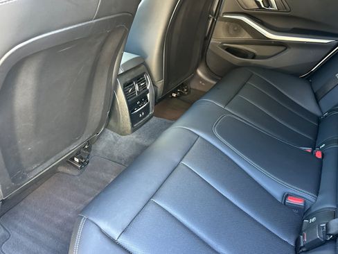 Used 2024 BMW 330i Sedan w/ Premium Package RWD image 11