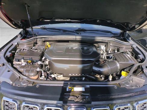 Used 2019 Jeep Grand Cherokee Limited w/ Luxury Group II image 28