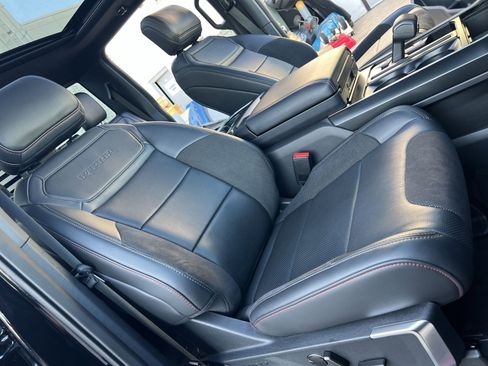 Used 2025 Ford F150 Raptor image 27