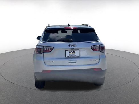 Used 2025 Jeep Compass Limited image 11