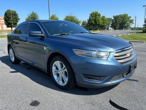 Used 2018 Ford Taurus SEL w/ Equipment Group 201A FWD image 4