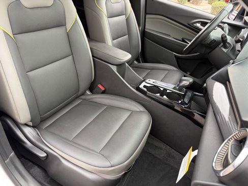 Certified 2025 Chevrolet Trax ACTIV w/ Driver Confidence Package FWD image 11