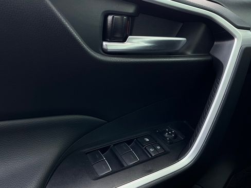 Used 2025 Toyota RAV4 XLE image 22