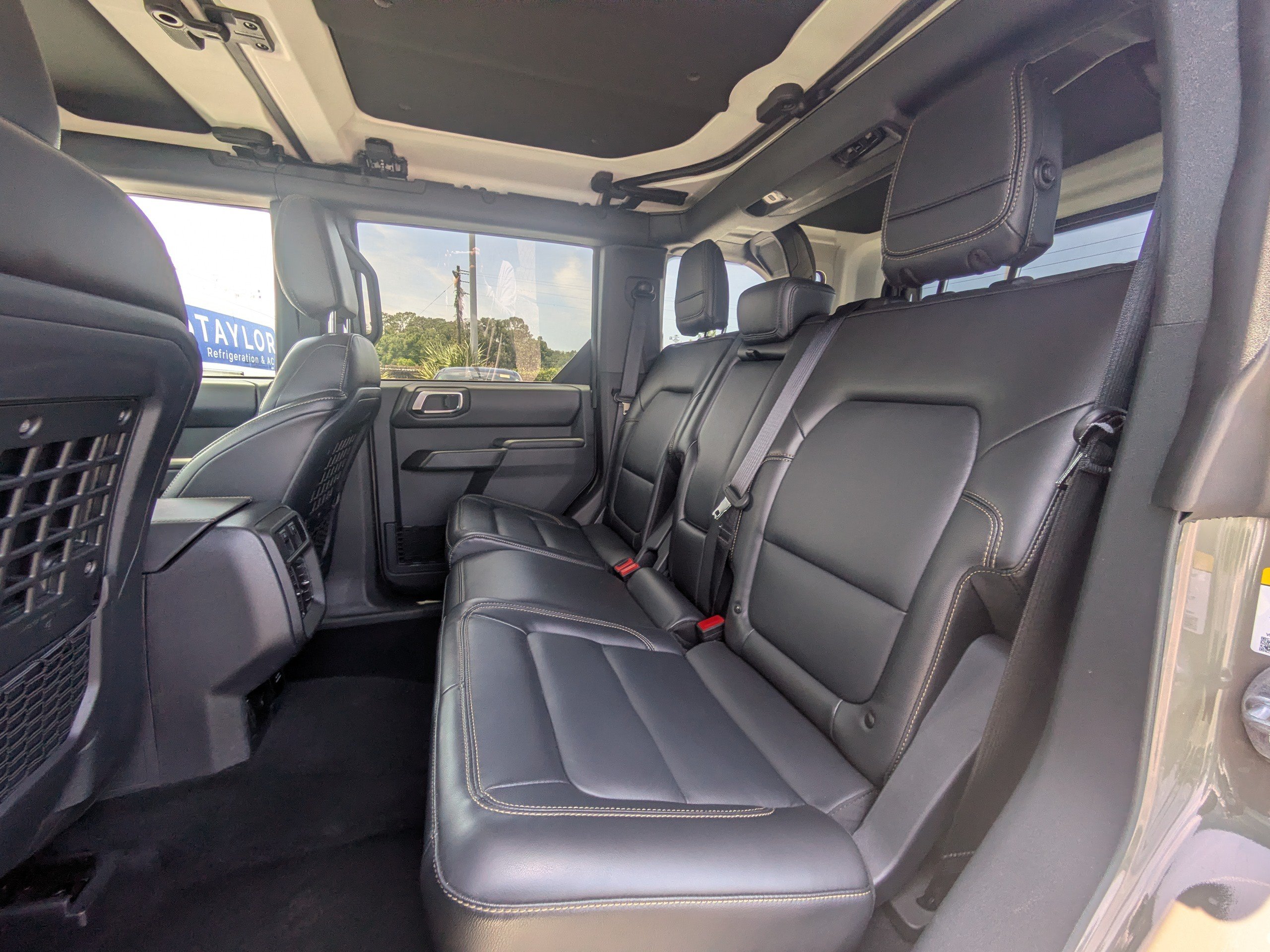 Used 2025 Ford Bronco Badlands AWD/4WD image 13